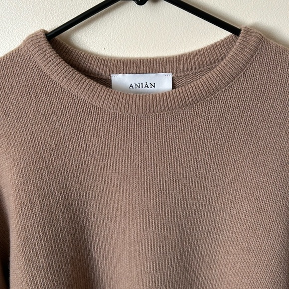 Anián Cashmino Crewneck in Quartz - Picture 4 of 11